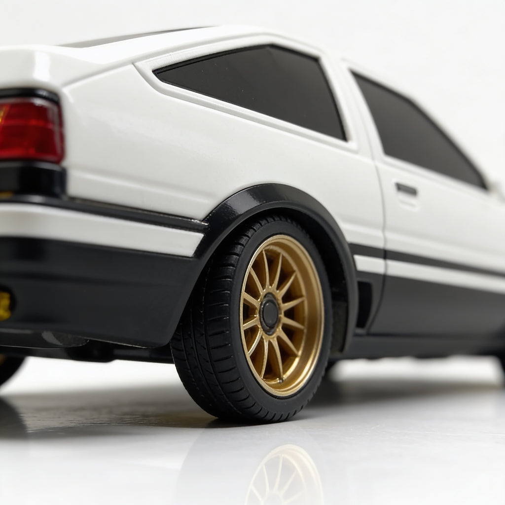AE86 RC drift 1/18 panda noir blanc vue de face
