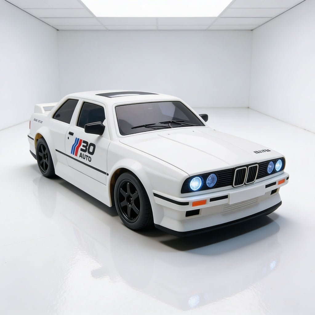 Voiture RC drift BMW E30 M3 1/24 vue 3/4 avant